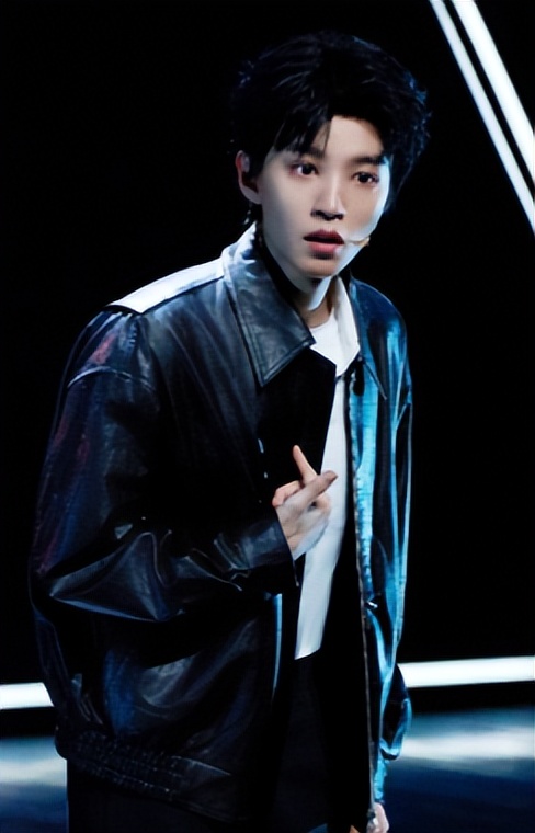 官媒发文，王俊凯再破天花板，让王源易烊千玺和整个娱乐圈沉默了