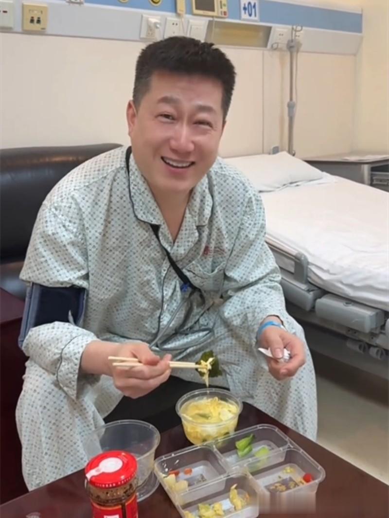 德云社张鹤伦开火锅店，准备试营业，喊网友捧场，出院后没闲着