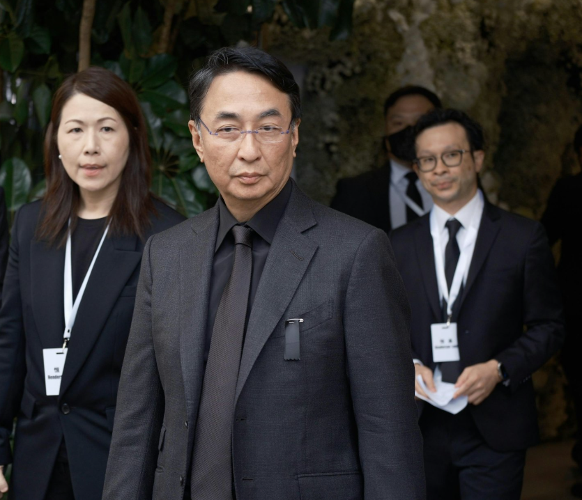 李兆基设灵：徐子淇为公公守孝，李嘉诚儿子露面，郭晶晶夫妇现身