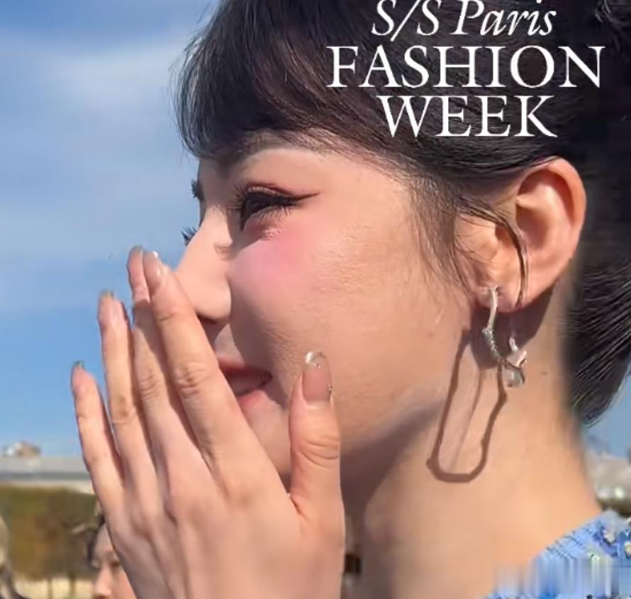 热巴时装周用力过猛,生图妆容显脏还卡粉,真实皮肤状态不佳