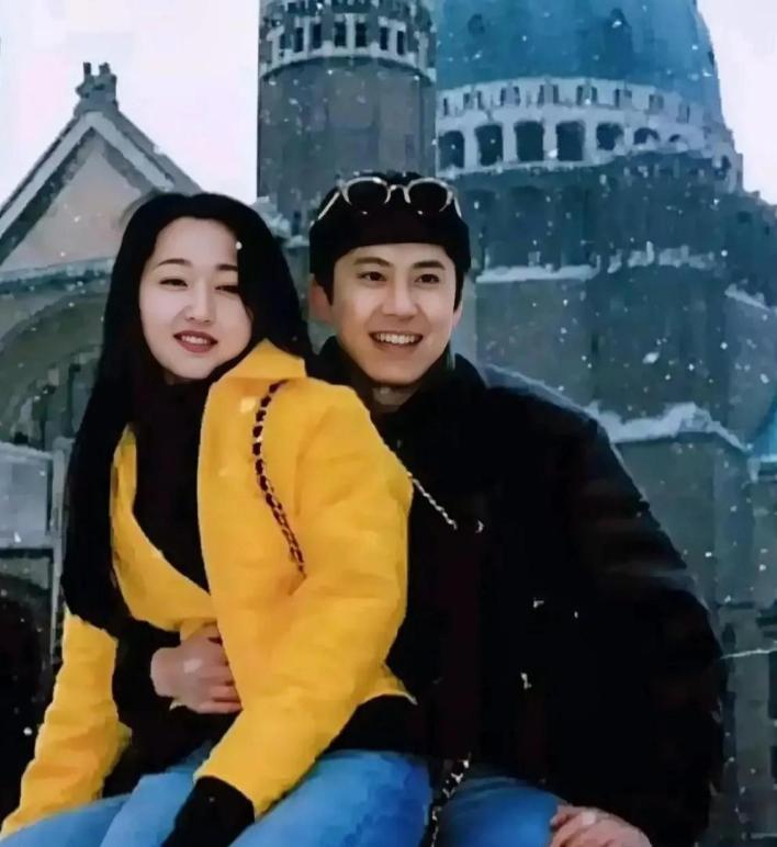 他曾8次登上春晚却因作死入狱，今54岁无人问津，老搭档早已断联