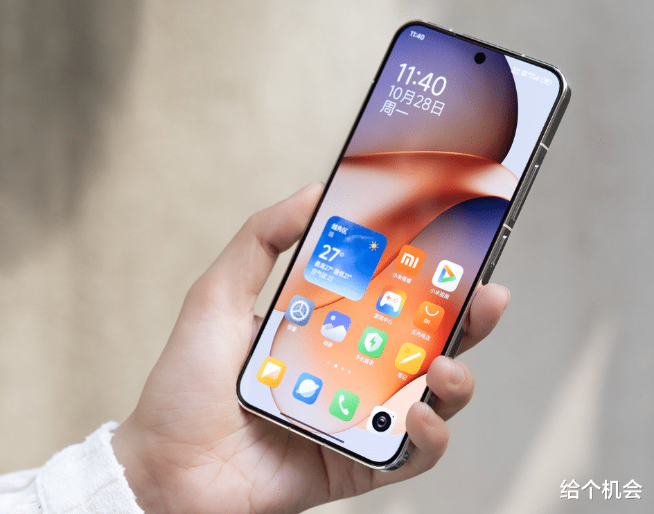 6.3英寸+潜望长焦,定价两千元档,oppo有中端小屏手机了