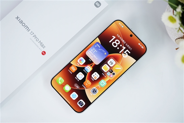 多一块屏对标iPhone 17 Pro Max!小米17 Pro Max图赏