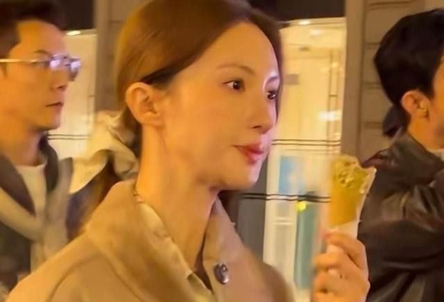 万万没想到，沉迷于医美的金晨变成了这样，她走到这步怪不了别人