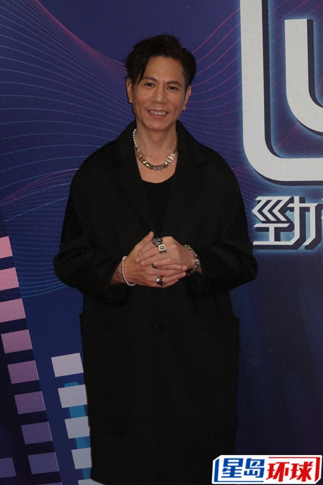 李丽珍前男友明年“登六”近照曝光,与初恋太太四次分合奉子成婚