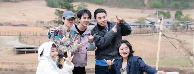 桃花坞第五季阵容出炉，看到嘉宾两眼一黑，节目有必要播下去吗？