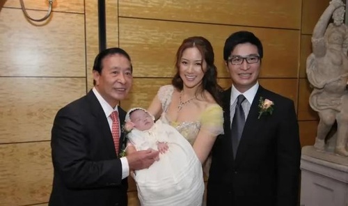 李兆基去世,千亿媳妇徐子淇地位不保?周秀娜有机会了?