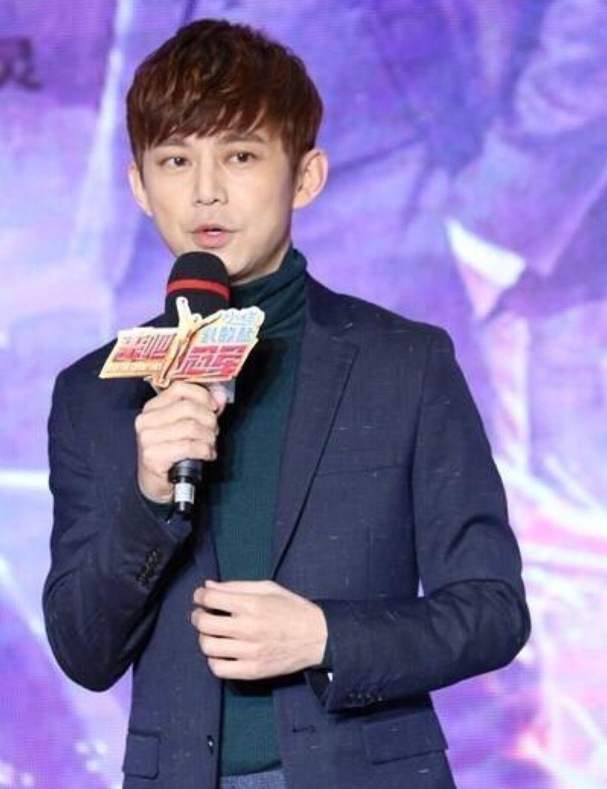 何炅48岁女儿秘密曝光,深沉父爱获粉丝称赞