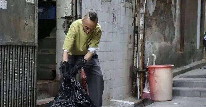 42岁TVB女演员自曝在商场摆摊卖饰品!曾参演上百部剧,广东人对她很熟悉