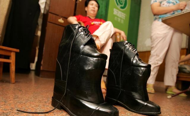 和主席长相相似的陈燕,后来成为扮演主席的女演员,家人却很苦恼