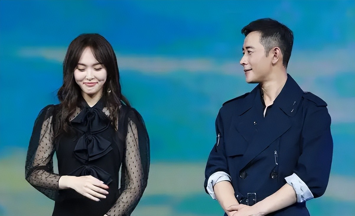 不到12小时,央媒2次点名罗晋