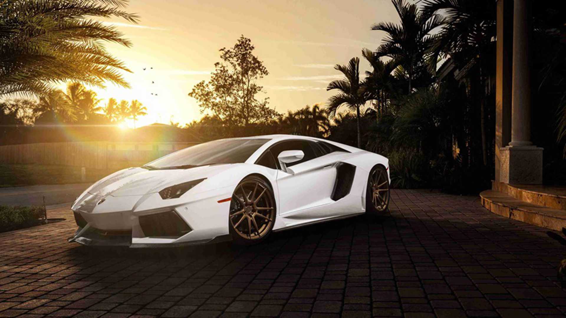 小米YU7最新内饰谍照曝光：有理想L系影子，翻转屏幕被砍