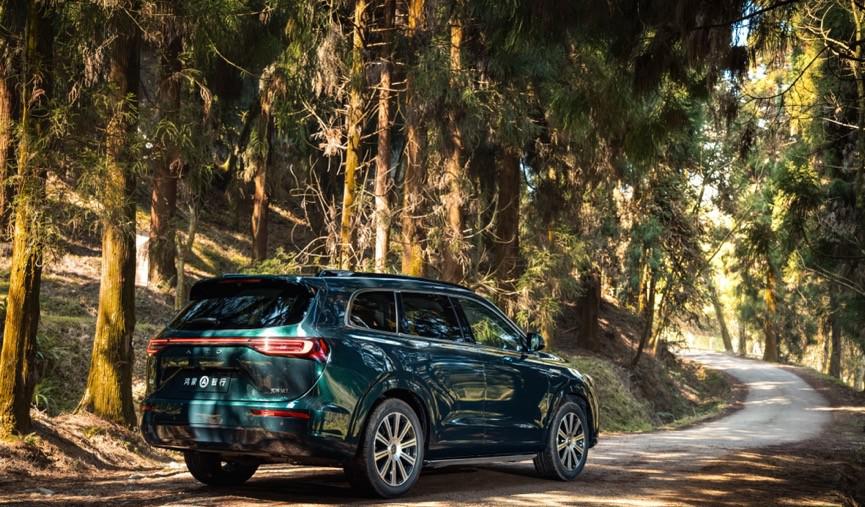 牧野青配色加持，25万级质价比一哥 问界新M7把用户心思研究透了