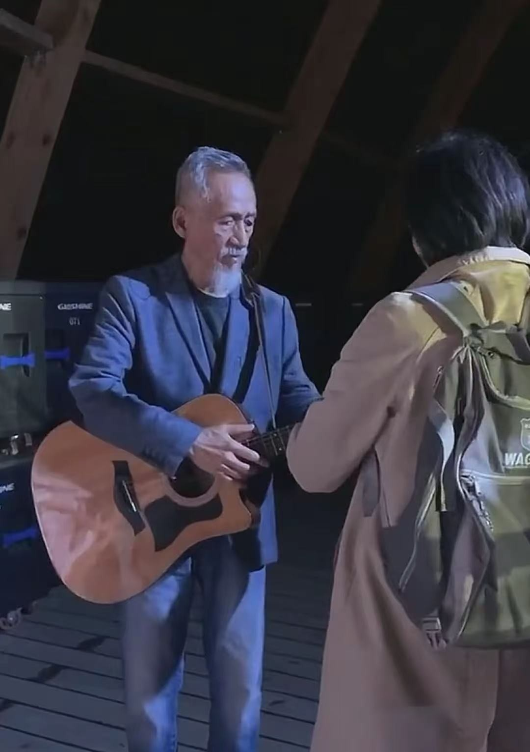 陈彼得妻子首度发声:哽咽回应死因,两人最新合影曝光,十分恩爱