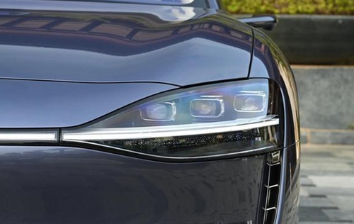 长近5米2，标配4个激光雷达+魔毯空悬，续航1355km，还看5系E级？