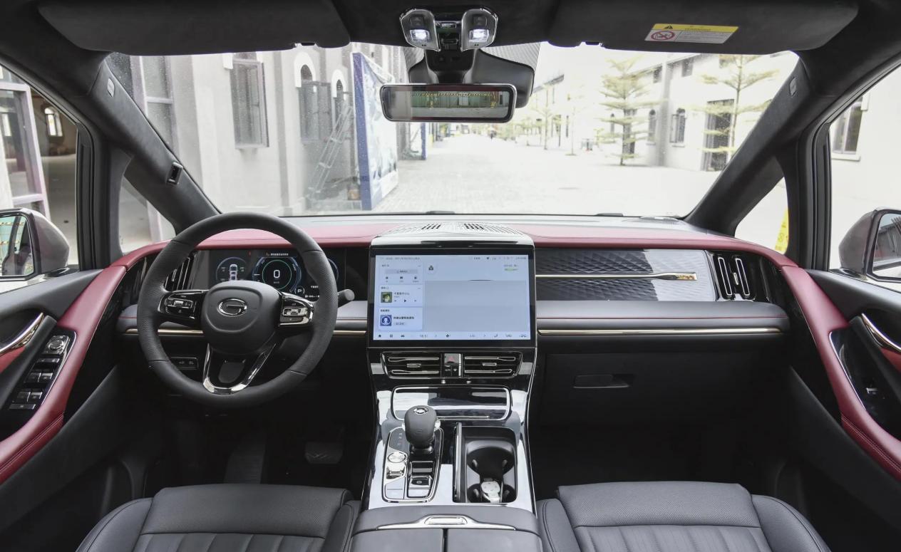 经常自驾游首选这3台MPV，配头等舱座椅，油耗低至5.5L，家用首选