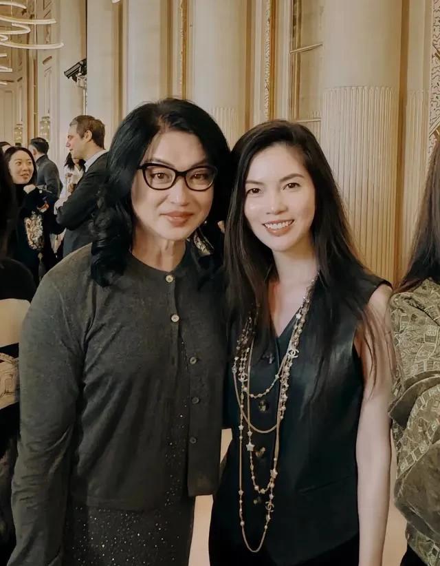 57岁金星五官越来越硬朗，网友辣评：越来越老男人样，变性失败