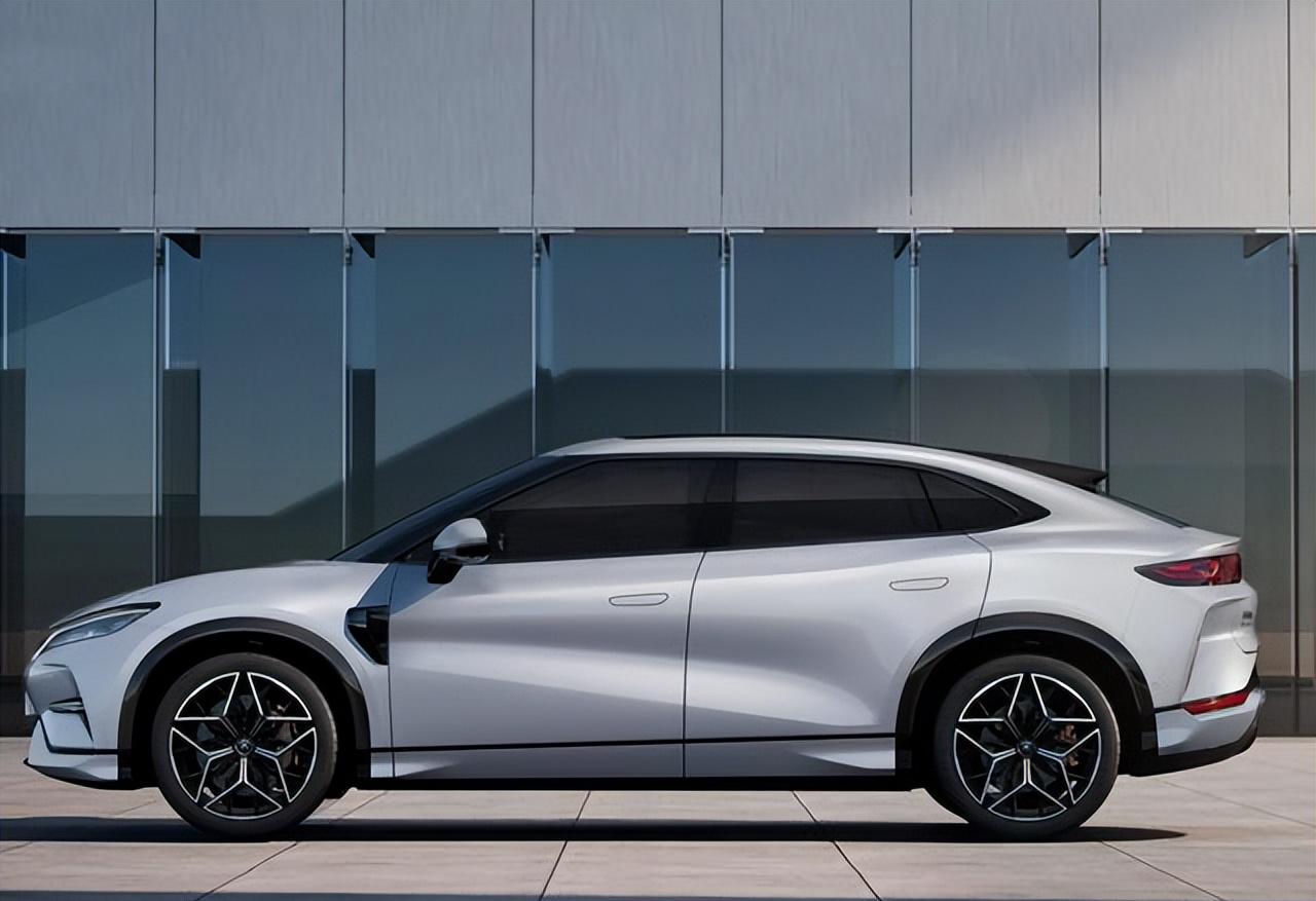 比亚迪宋L EV：续航600km，智能驾驶，国产SUV新标杆！
