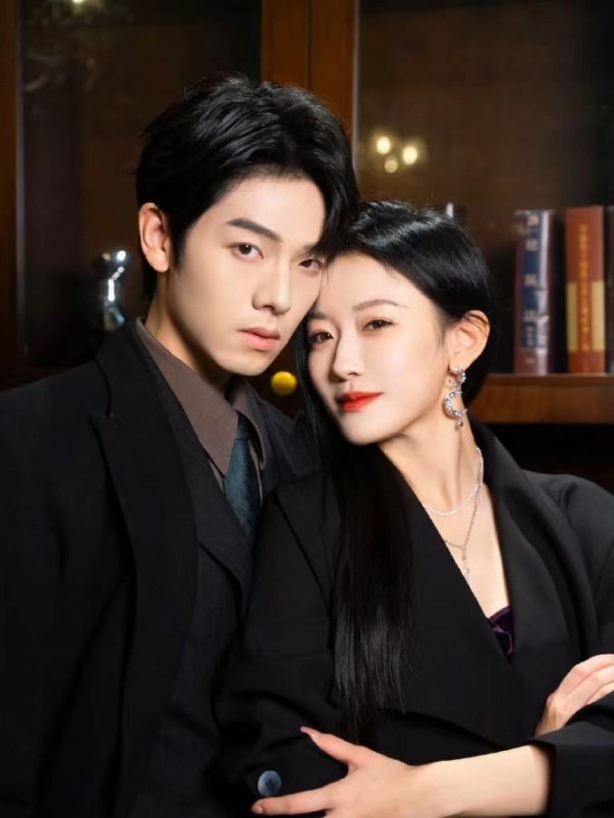 短剧男主入行前是做啥的？健身教练、高铁售票员，还有说书博主