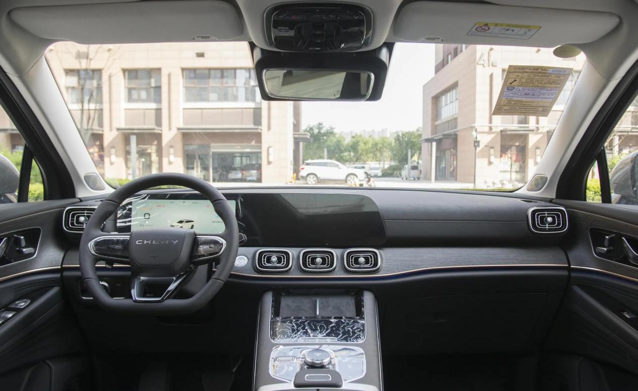 15万左右买实力强的SUV，认准这2台，2.0T爆261马力，划算又可靠