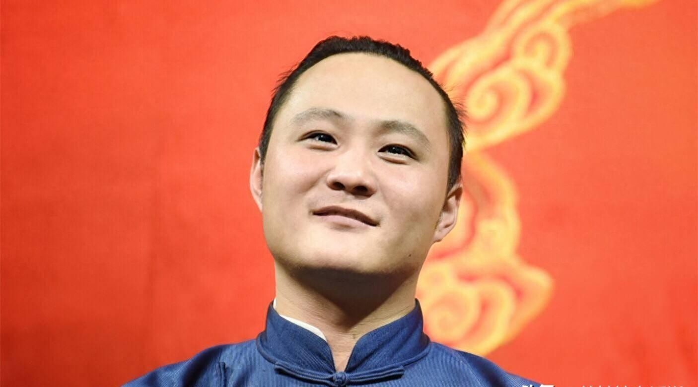 前郭德纲大徒弟，已退出德云社的闫宗海，再次直播回应网上传言