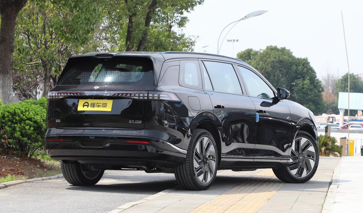 15万到手中大型SUV，比理想L6大一圈，后排魔毯座椅，续航1300km