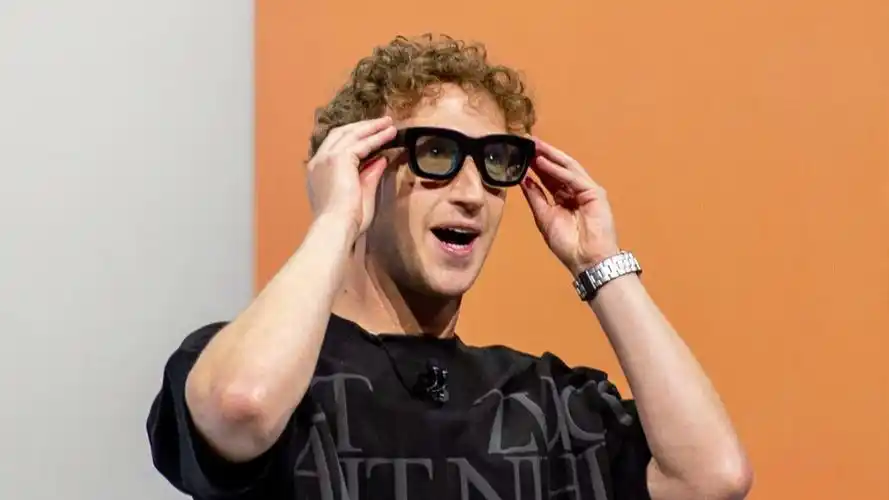 深度剖析:Meta智能眼镜选择“LCoS+光波导”方案的四大原因