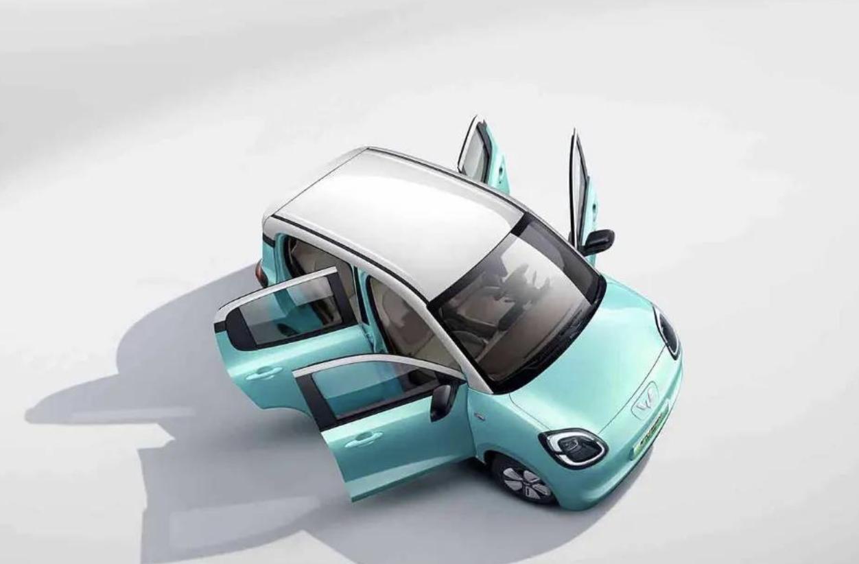 五菱宏光MINI EV四门版：胜负欲，要溢出来了