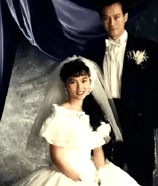 郑欣宜加拿大产子,77岁郑少秋当外公,沈殿霞终于安心了