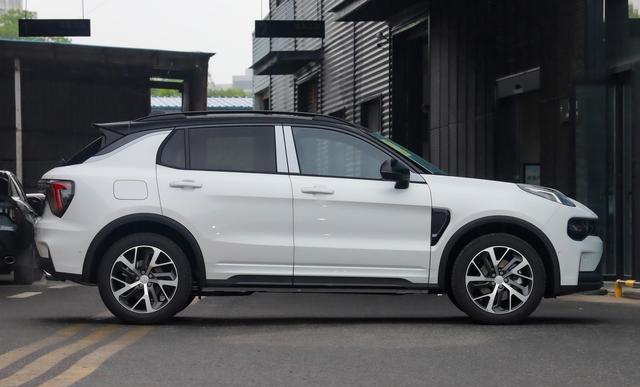 领克01焕新版内饰官图发布，新车6月10日上市，现款售价15.58万元起