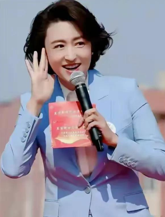 ?张蕾“裤子风波”背后的网络荒诞与现实觉醒