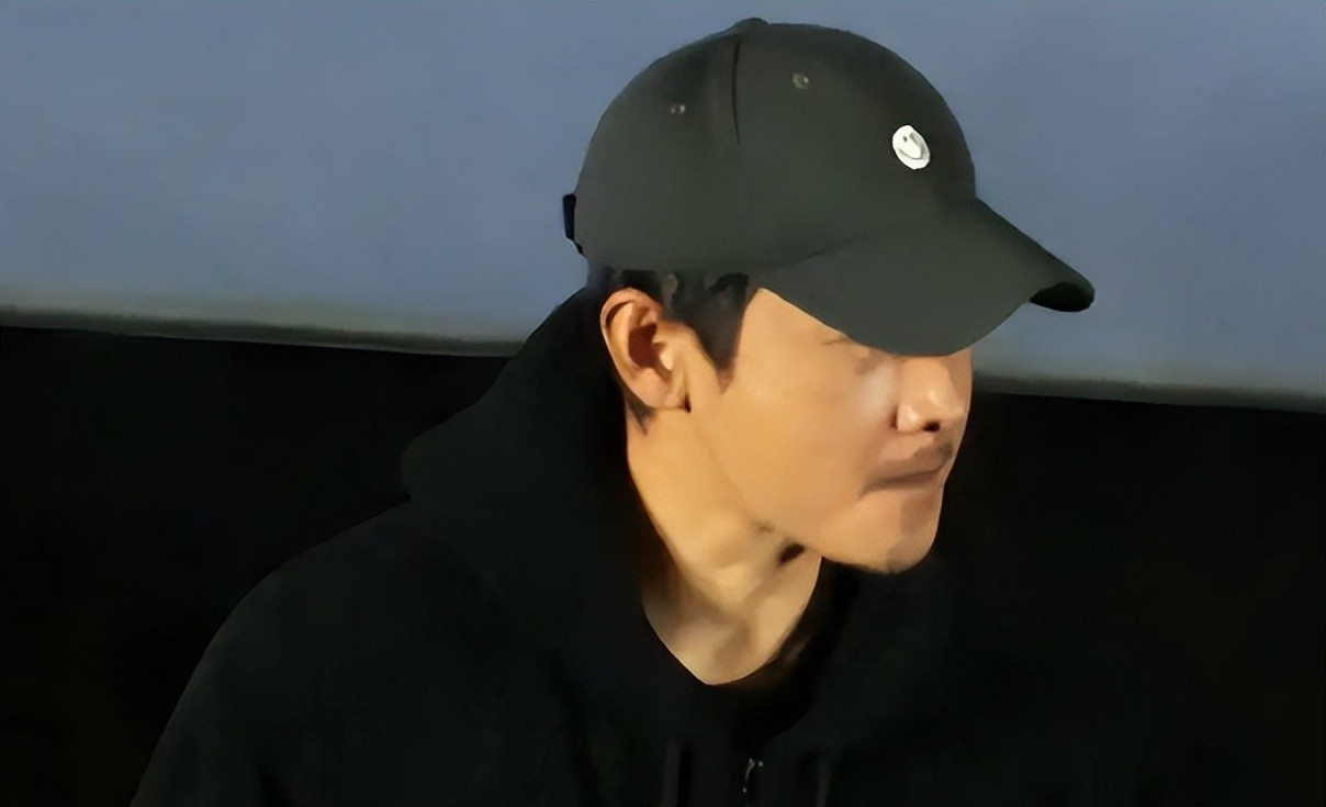 不到12小时,央媒2次点名罗晋