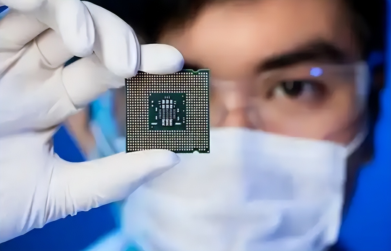 大混战!中国芯片出口超1万亿,美国被整蒙了,芯片进口呢?