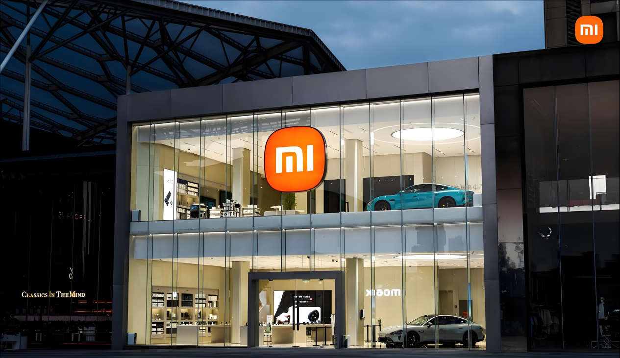 博主打印雙風道宣傳文案直播提車SU7 Ultra，小米門店報警稱其影響經營