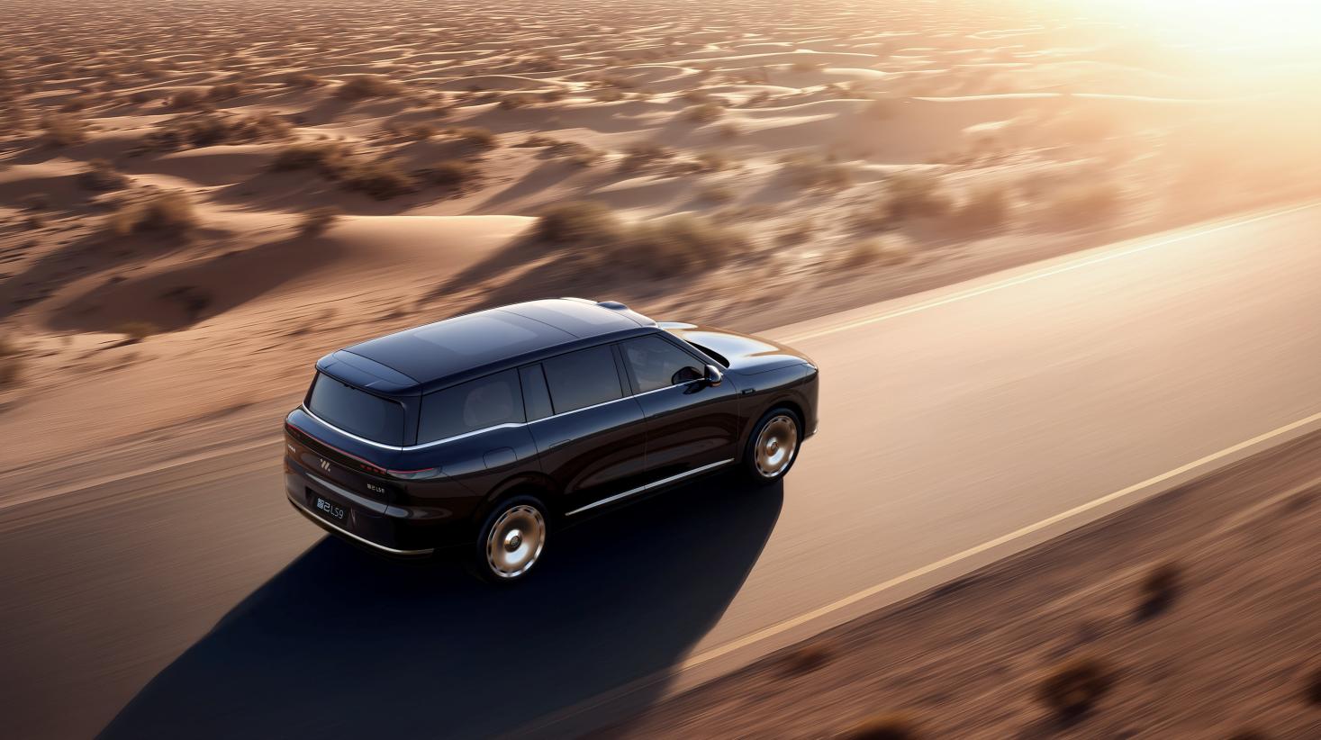 全系Ultra配置！智己LS9 32.28万起，直接冲就对了