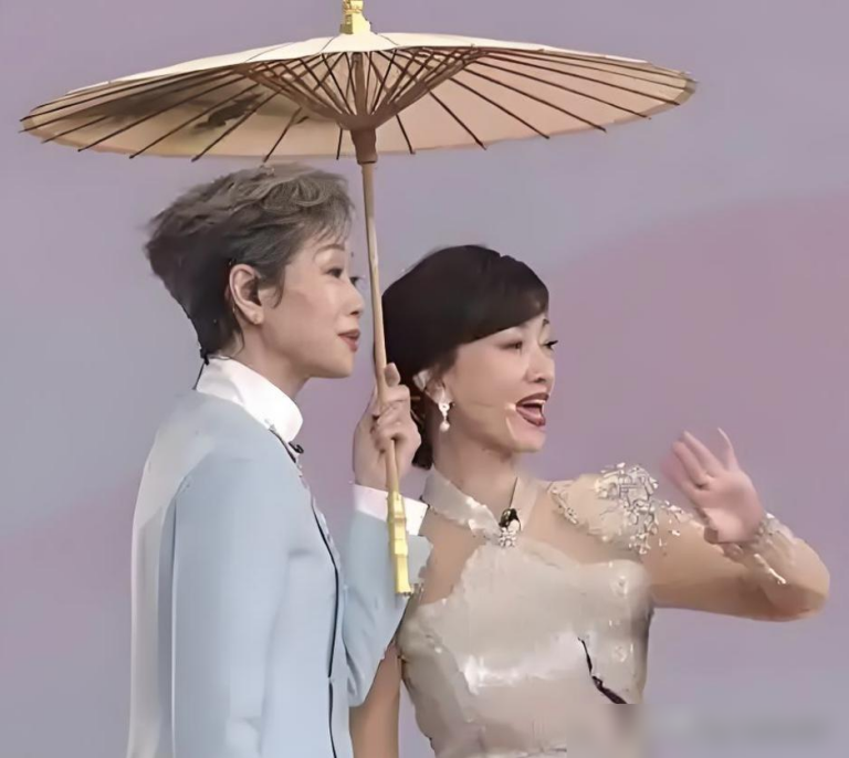 大年夜，被“孤立”的刘涛，李雪健的坐席，内娱江湖地位一目了然