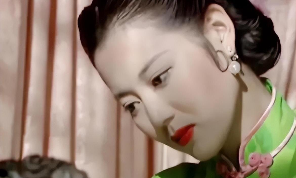 如今嫌弃她们容貌，曾经追求得如同“狗”的女明星，曾是绝世美人