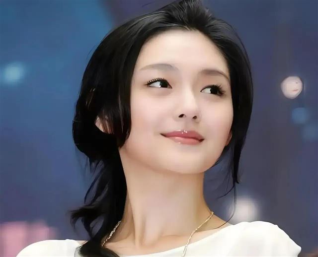 没有对比就没有伤害！大S穷尽一生也永远得不到邓丽君那样的体面