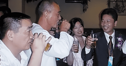 78岁陈惠敏与竹联帮四位大佬聚餐！数十位小弟守护，越老越和善了