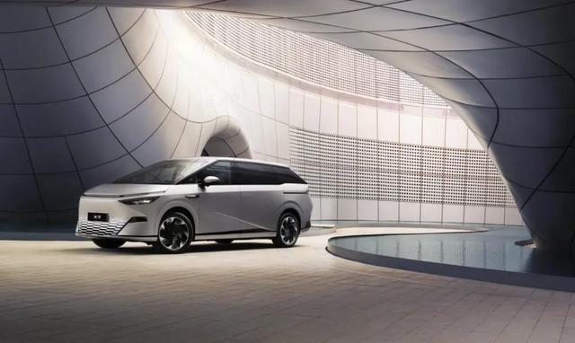 六口之家还是开MPV实用,看看这两款车,安全舒适,配电动侧滑门