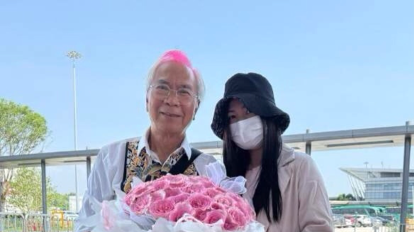 知名港星接小36岁女友出狱！二人相拥而泣，女方被指身材圆润不少