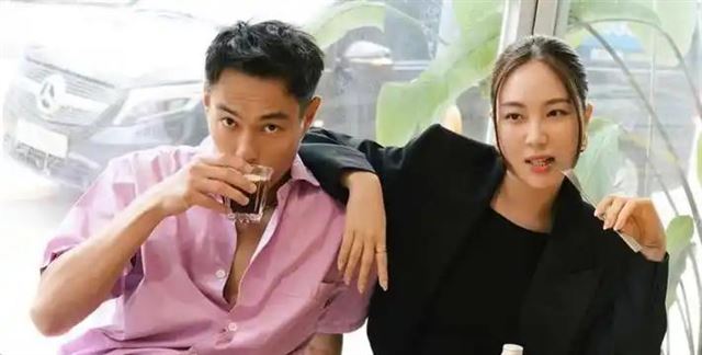 向郭采洁求婚被拒,转身与阿梅五年生三胎,被嘲两人在家不做别的