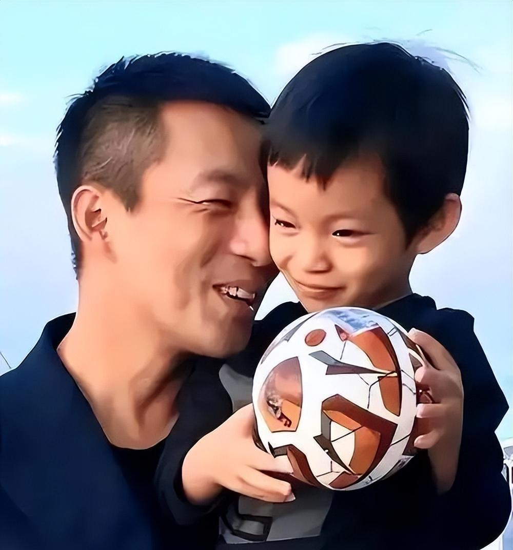 知情人爆大S儿子生病，汪小菲马筱梅深夜紧急送医，S一家不见身影