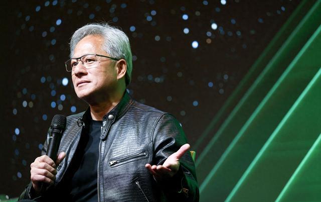 被中國(guó)制裁后，黃仁勛抵達(dá)深圳，將參加公司年會(huì)，是否逮捕扣押他