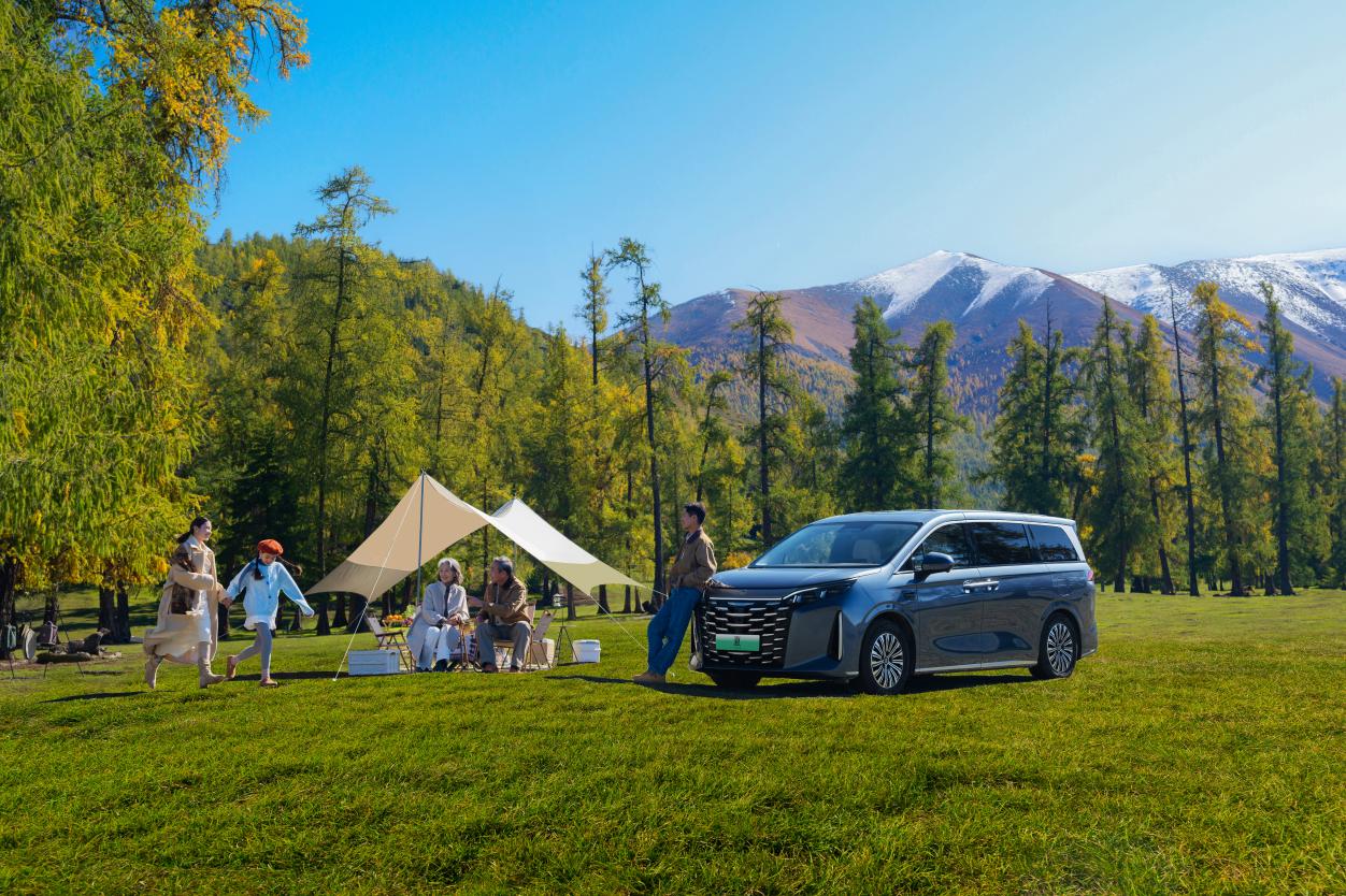 中大型MPV比亚迪2026款夏上市限时19.68万起,打造“家庭头等舱”