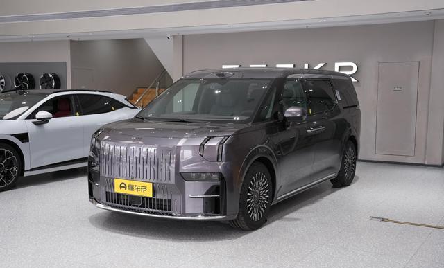 岚图梦想家新车上市，售价32.99万元起，综合权益最高享5.5万元