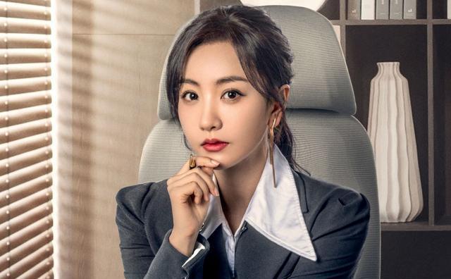 《大河之水》直到父亲遇害,郑昊才知,自己身边还有三个内鬼