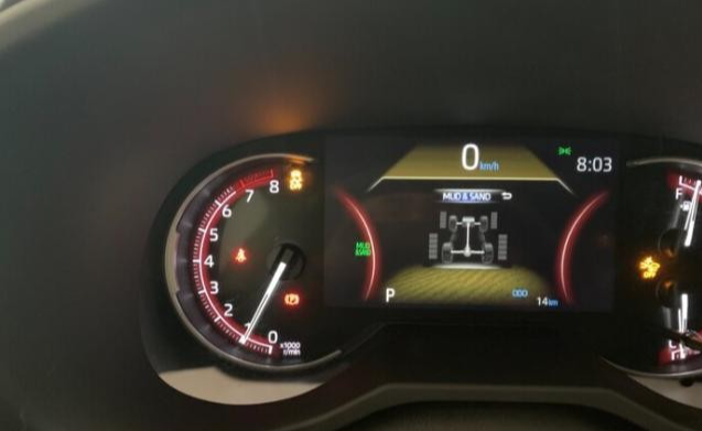 新RAV4 2.0L四驱尊贵开了400km后感受分享，车主：油耗有点惊喜