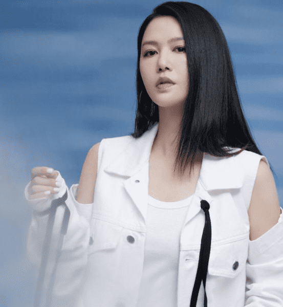 一语成谶!没想到那英《歌手2024》拿歌王,受伤最深的却是谭维维