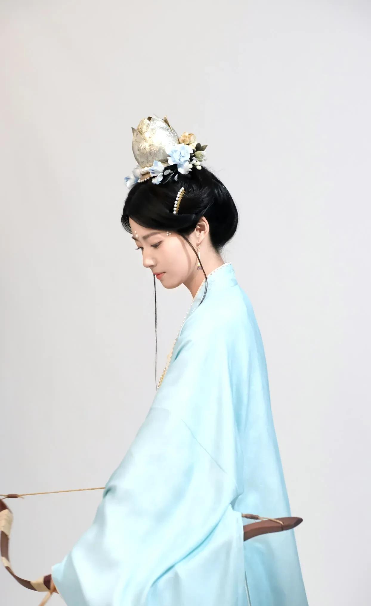 其实一直以来对她颜值争议都挺大的